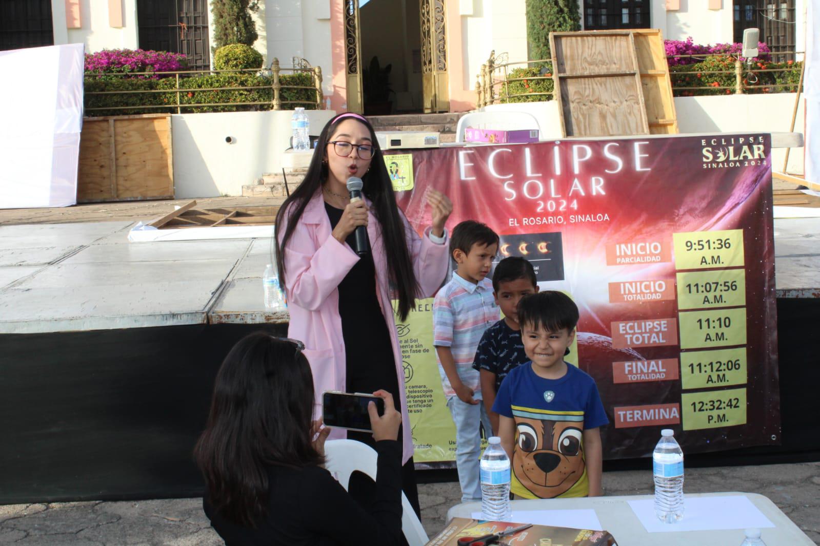 $!Divulgadora científica ofrece taller de creación de visor de eclipse a niños de Rosario