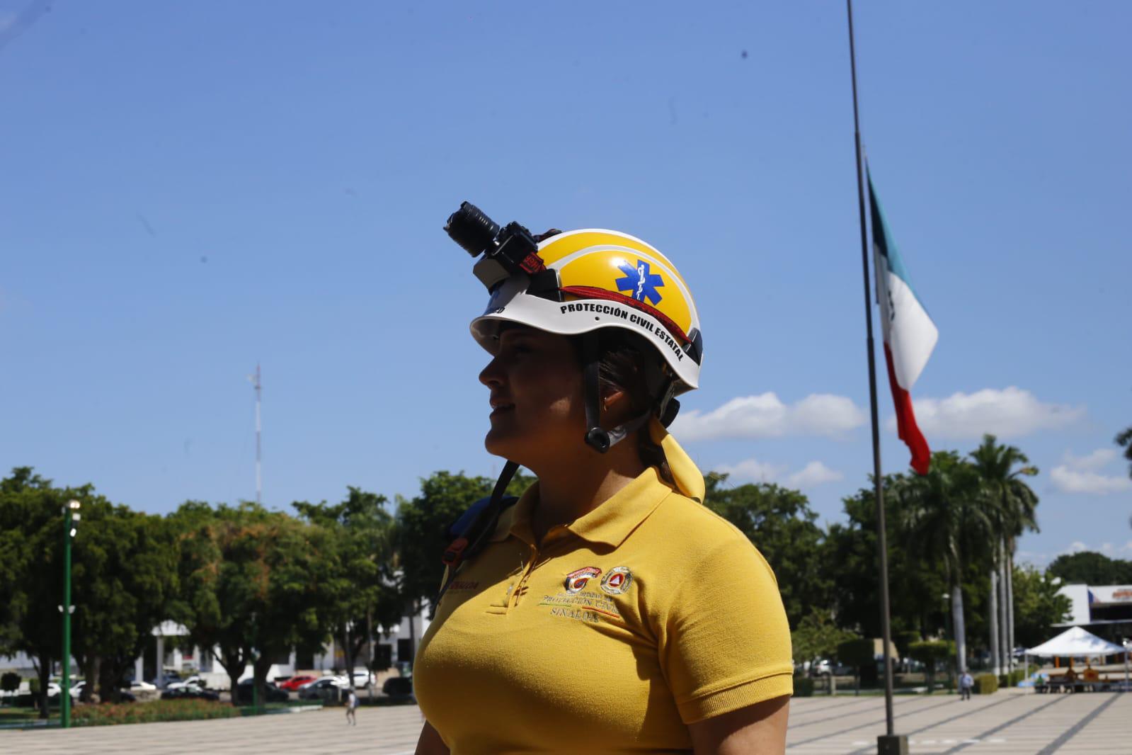 $!Evacuan Palacio de Gobierno de Sinaloa en 6 minutos y 35 segundos por simulacro nacional de sismo