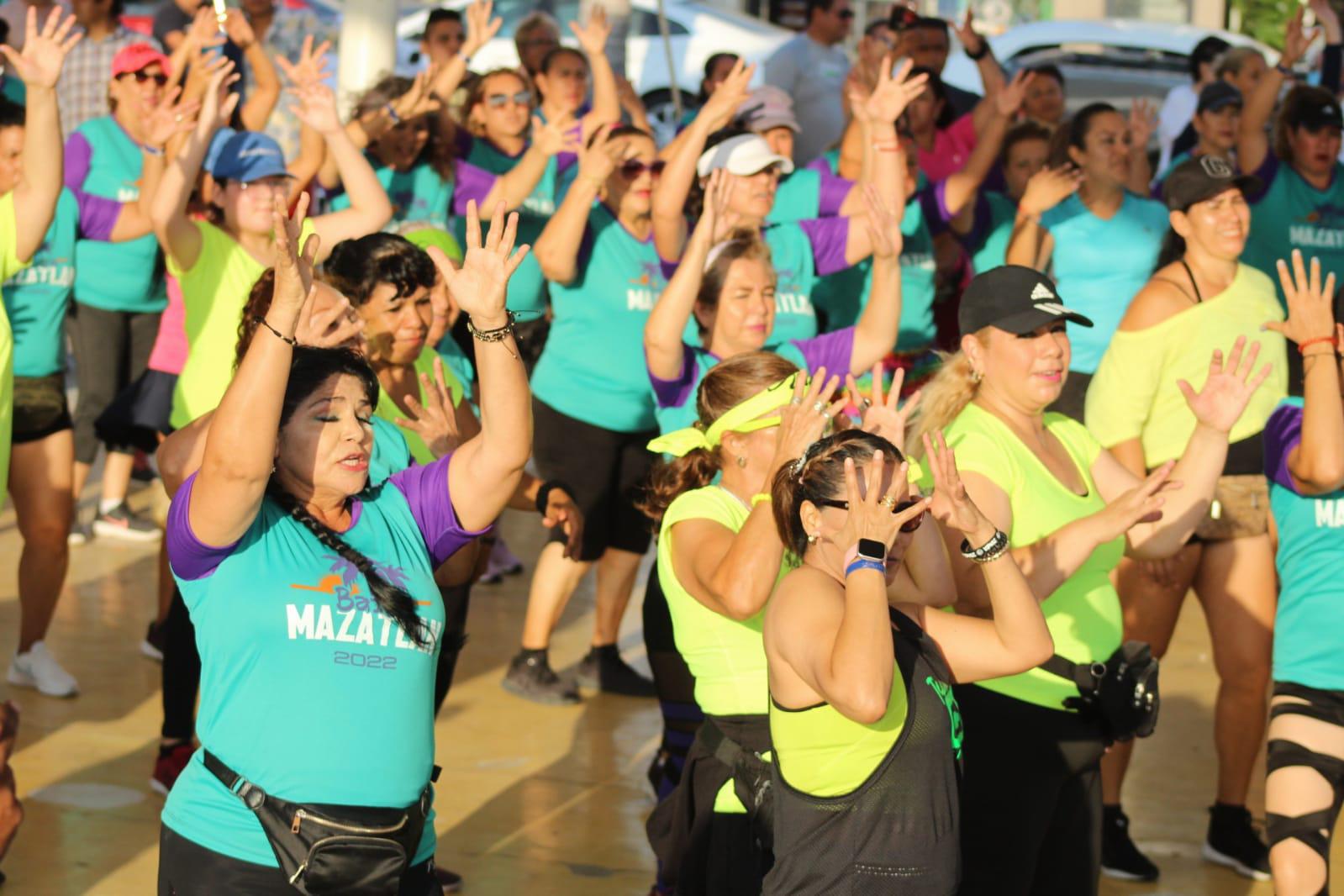 $!Los Chicos de Arranque ponen a bailar a Mazatlán con su masterclass