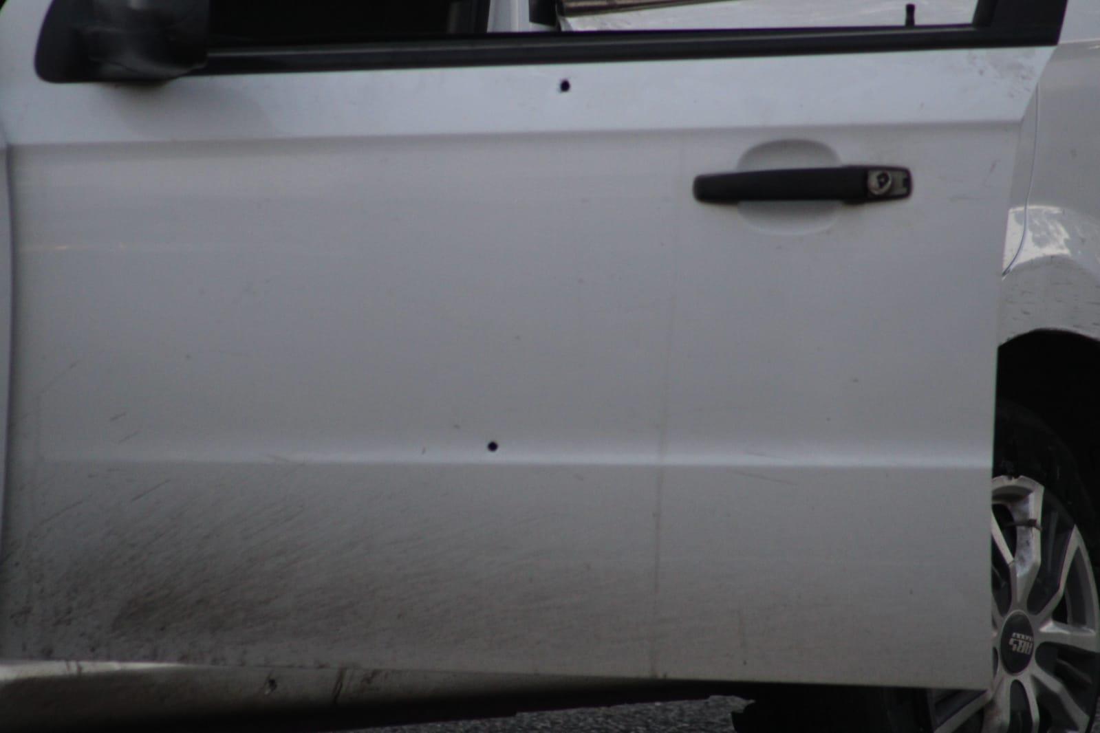 $!Atacan a balazos a automovilista en la colonia Guadalupe, en Culiacán