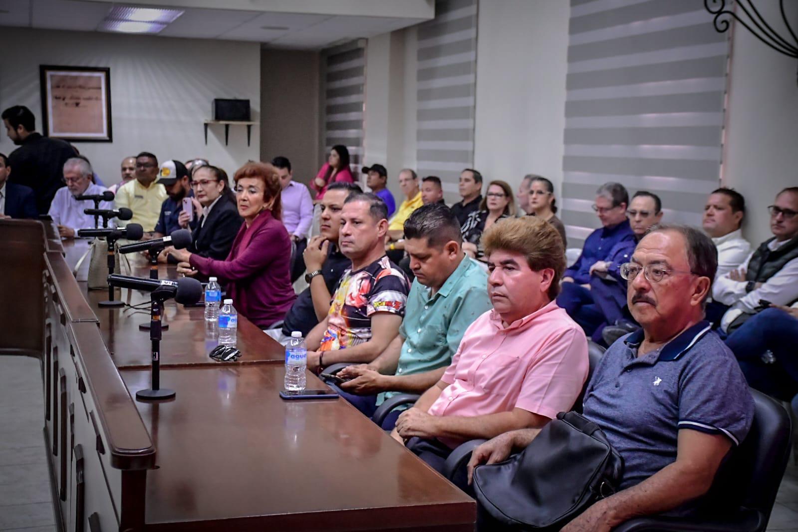 $!Pondrán límites a músicos en zona de playas, en Mazatlán