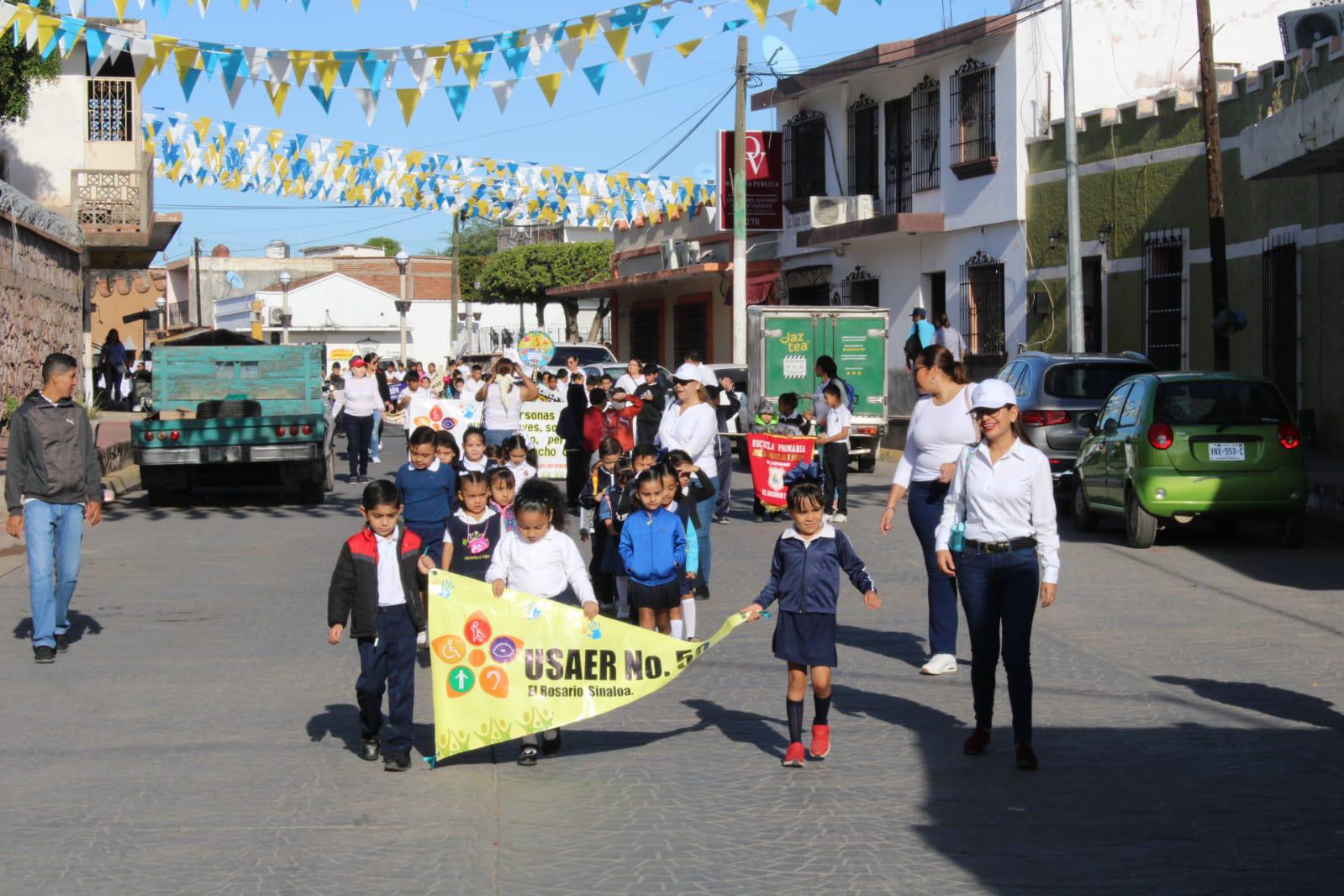 $!Desfilan en Rosario para promover la inclusión de personas con discapacidad