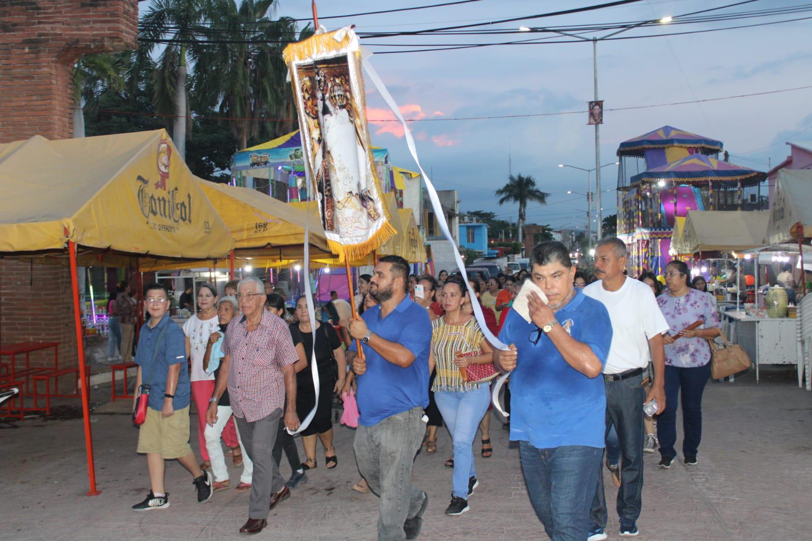 $!Llegan peregrinos desde Huajicori para venerar a Nuestra Señora del Rosario
