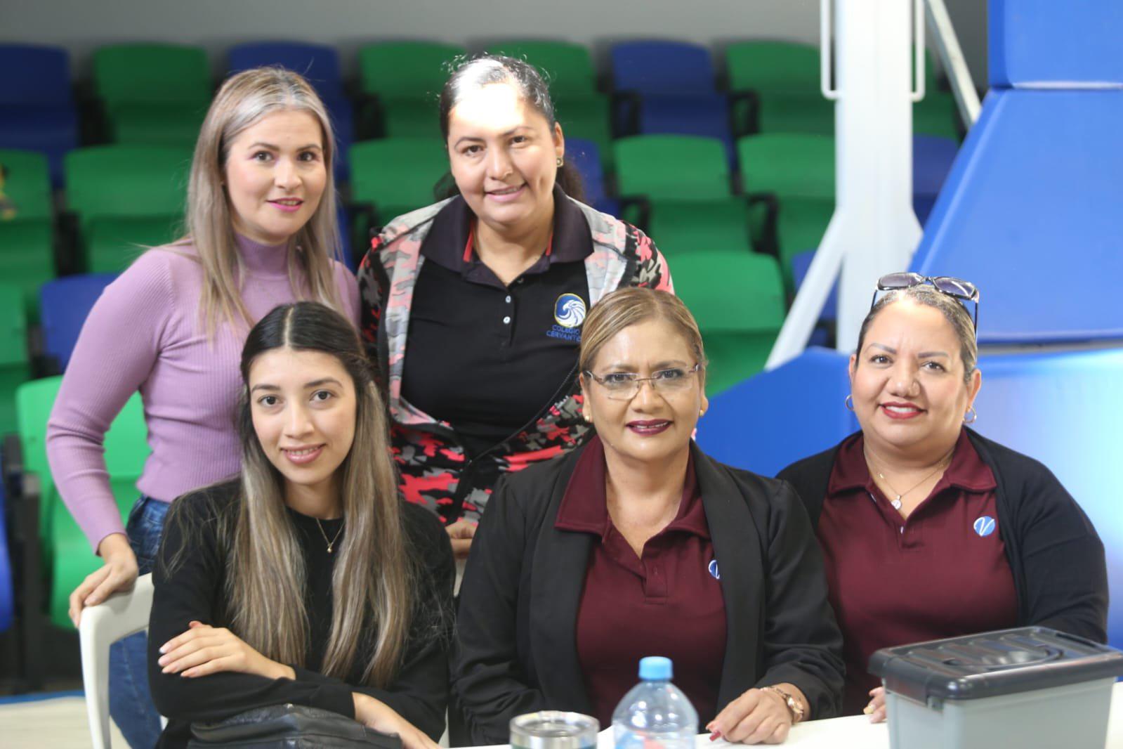 $!Deyni Polanco, Maricruz Martínez, Jennifer Villegas, Ana Luz Otáñez y Cindy Parra.