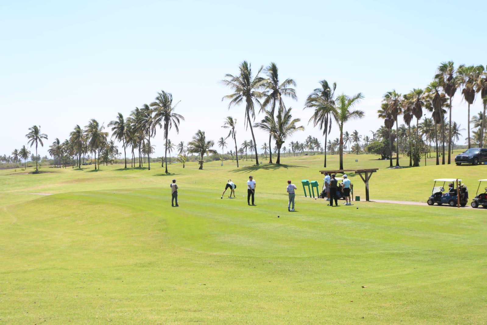 $!Toman ventaja Müller y Medina, en Anual de Golf del Centro Hospitalario Alhma