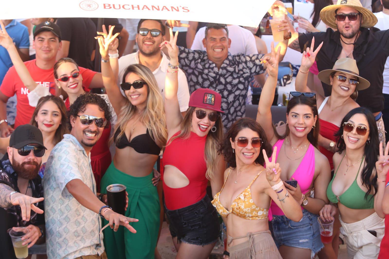 $!Pone Mr. Pig el ambiente en el Sunset Paradise con sus mezclas