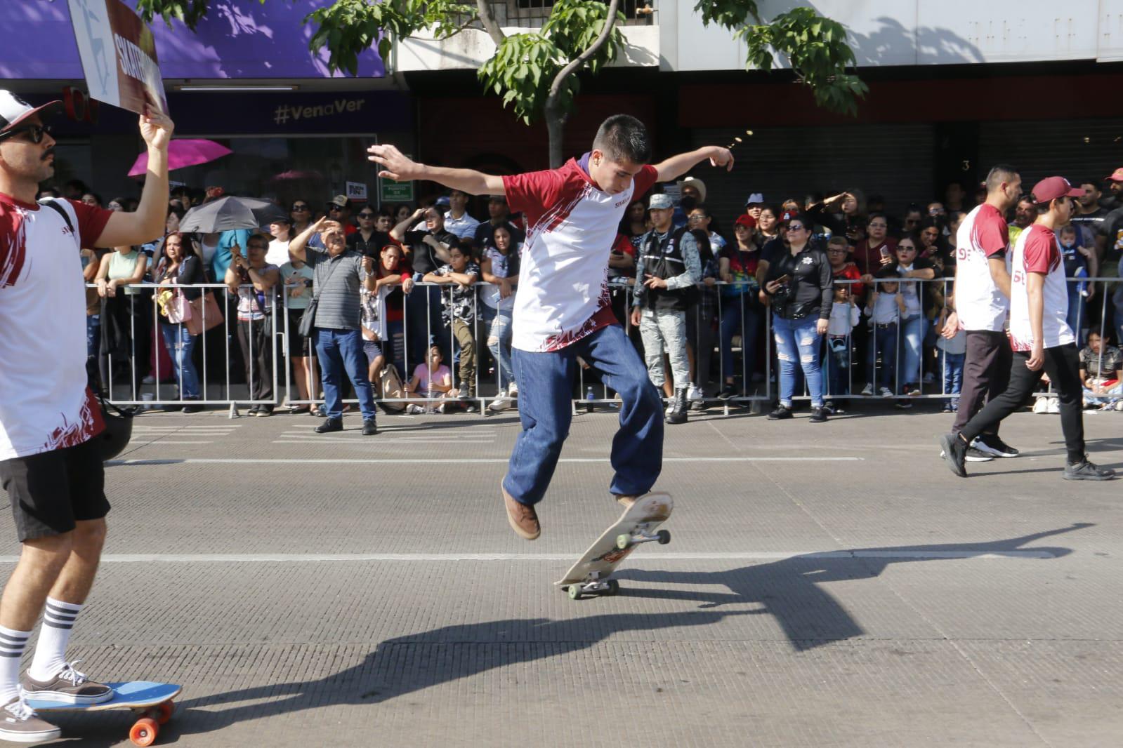 $!Con desfile, Culiacán celebra aniversario 113 de la Revolución Mexicana