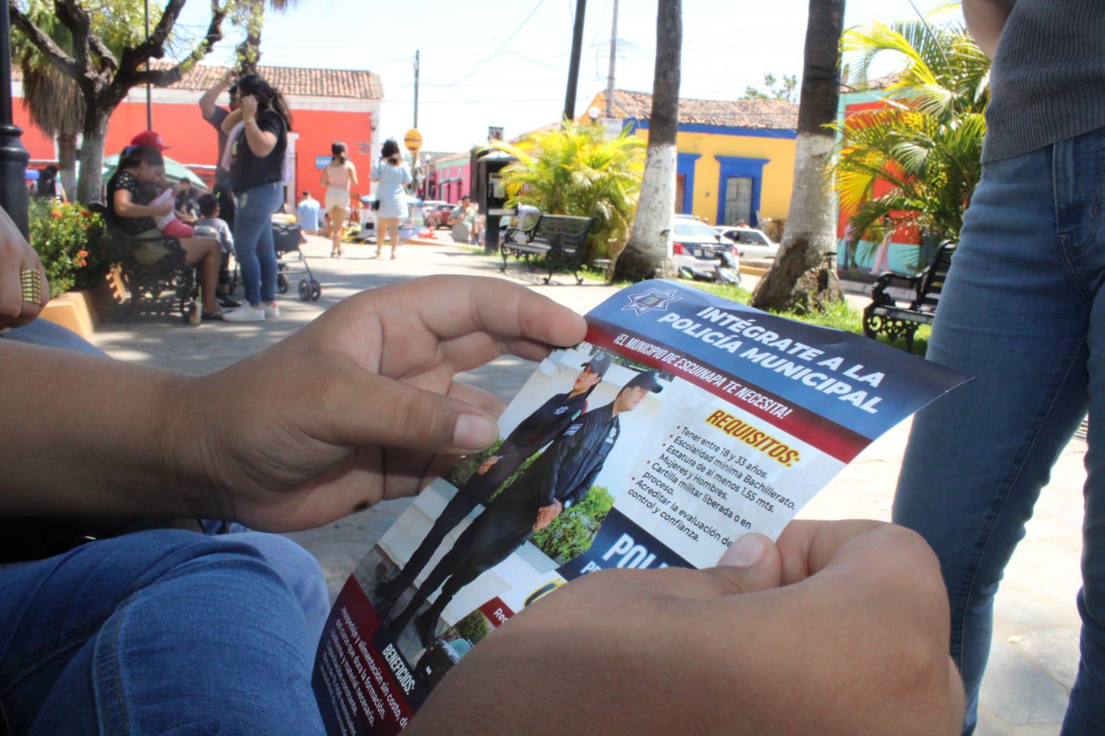 $!Realizan corporaciones policíacas feria del empleo en Concordia