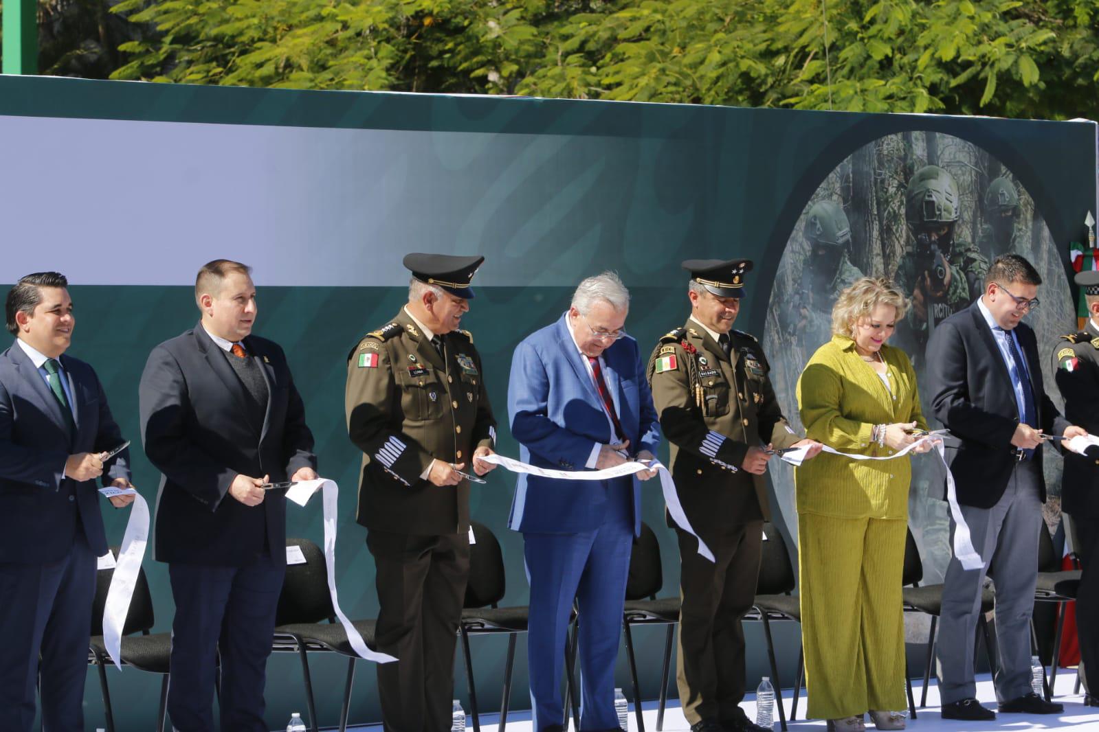 $!Inaugura Ejército la exposición ‘La Gran Fuerza de México’, en Palacio de Gobierno, en Culiacán