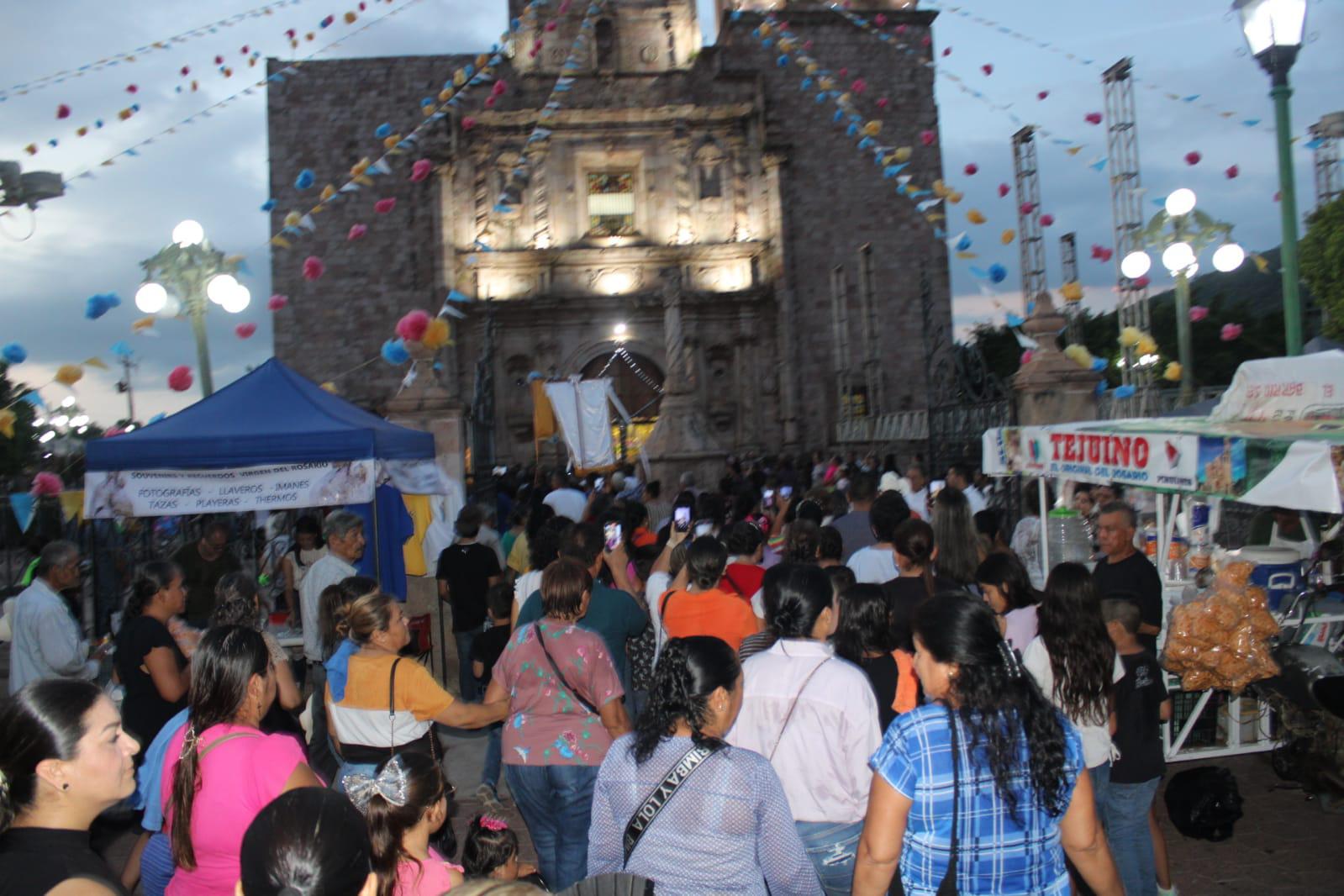 $!Llegan peregrinos desde Huajicori para venerar a Nuestra Señora del Rosario