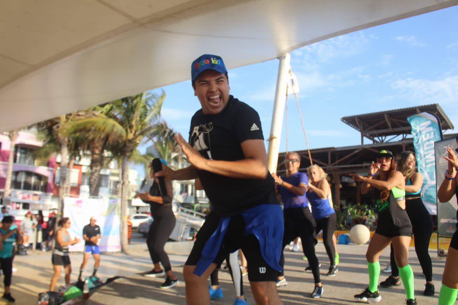 $!Los Chicos de Arranque ponen a bailar a Mazatlán con su masterclass