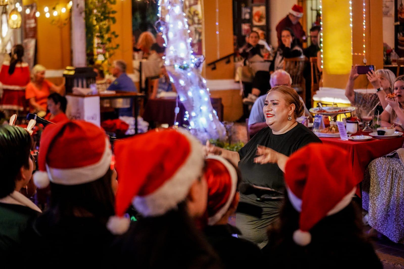 $!La soprano y maestra Mariela Angulo, los dirigió.