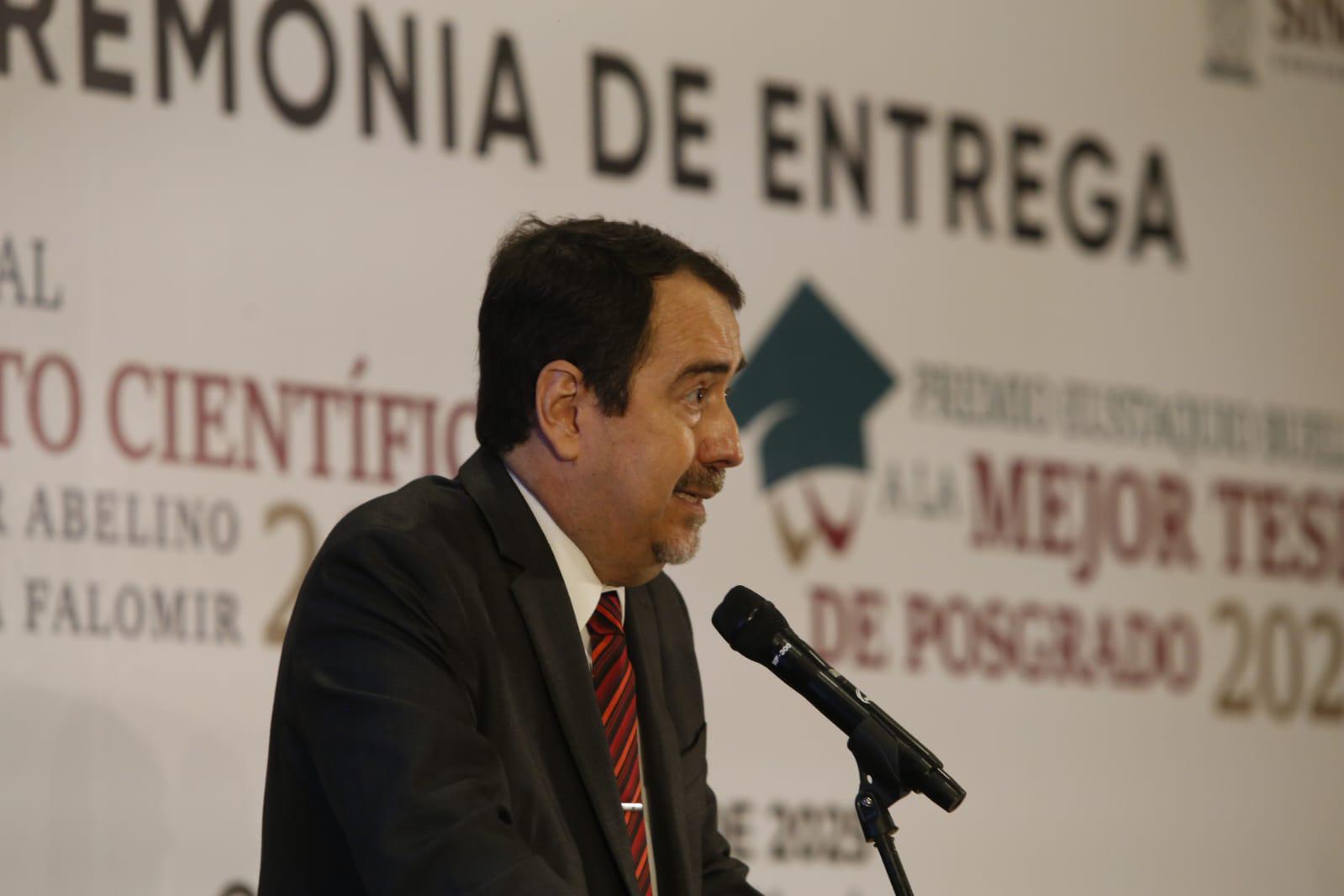 $!Reconocen a José Basilio Heredia con Premio al Mérito Científico ‘César Abelino Ordorica Falomir’