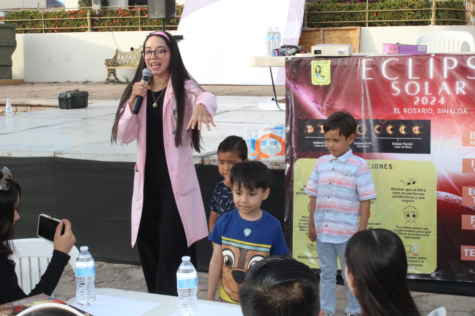 $!Divulgadora científica ofrece taller de creación de visor de eclipse a niños de Rosario