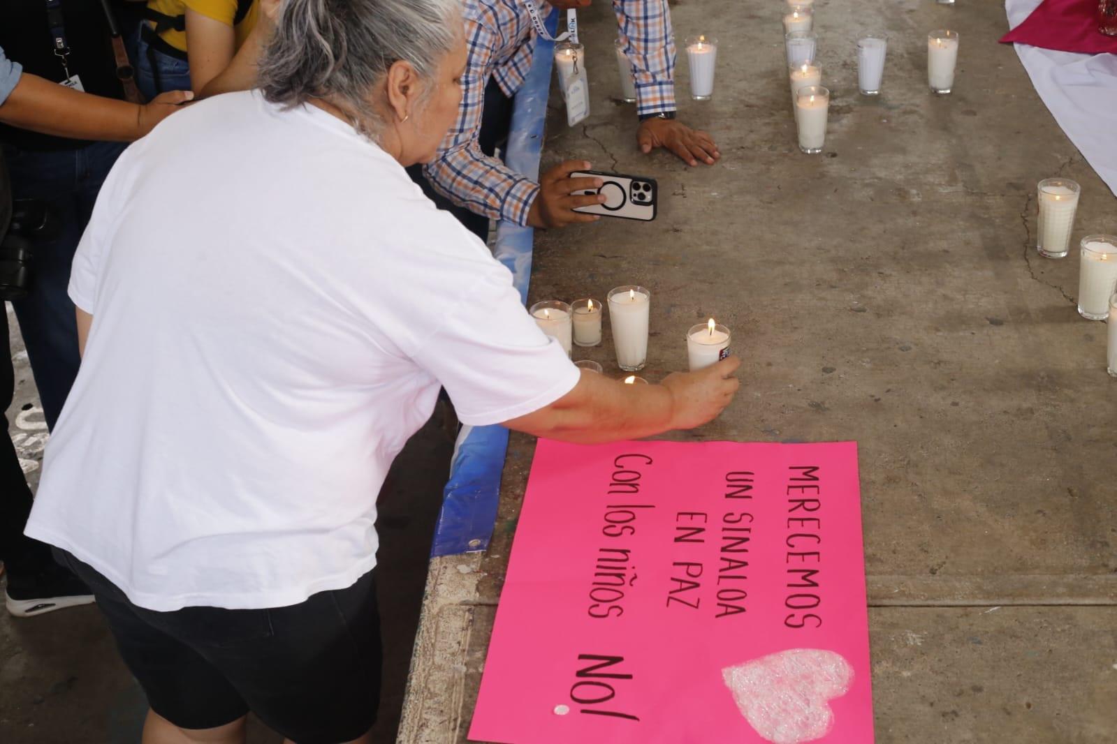 $!‘Yo no tendría que pedir justicia por una compañera’; en Culiacán, niños y niñas se manifiestan por el asesinato de Alexa y Leidy