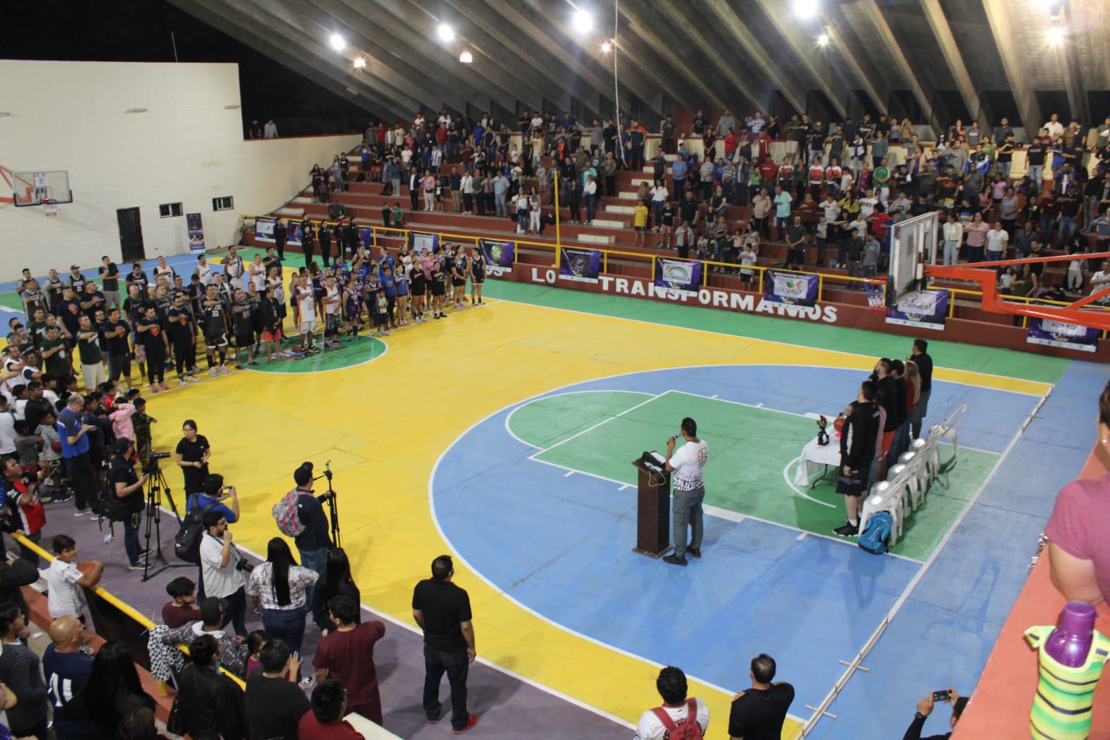 $!¡Profeta en su tierra! Inauguran en Rosario torneo de basquetbol con homenaje a Horacio Llamas