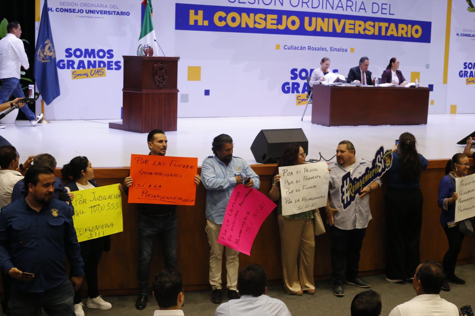 $!Aprueban en la UAS someter a votación la reingeniería financiera