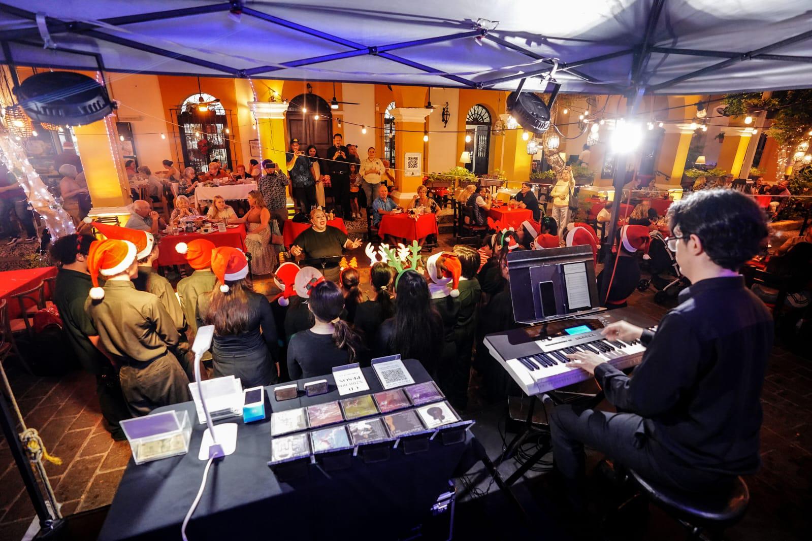 $!Estuvieron acompañados al piano por el maestro Sergio Castellanos.