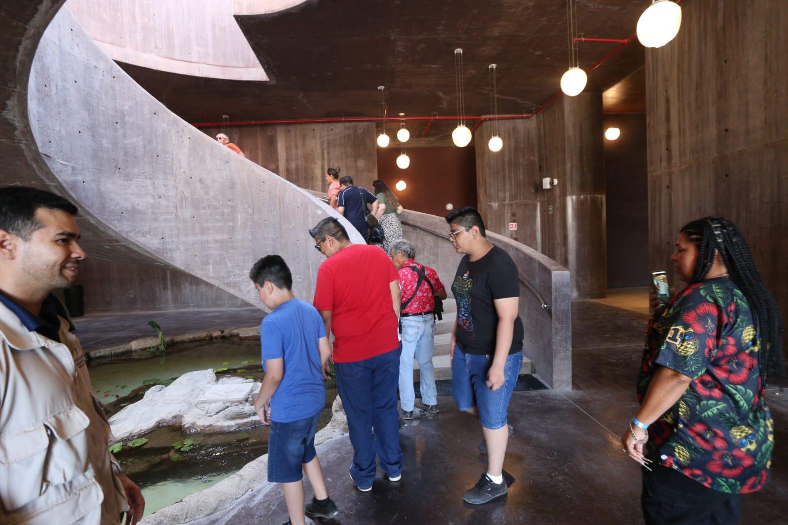 $!El Gran Acuario Mazatlán recibió a sus primeros visitantes este sábado
