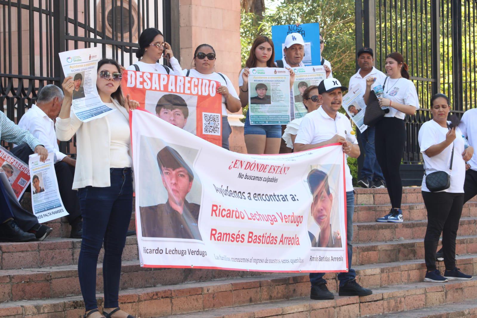 $!Marchan por los jóvenes Ramsés y Ricardo, a dos meses de su desaparición en Aguaruto, Culiacán