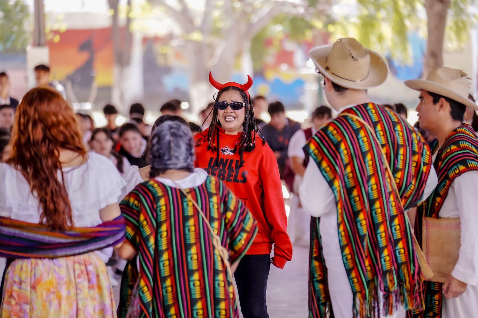 $!Pastores, ángeles y diablos protagonizaron la pastorela.