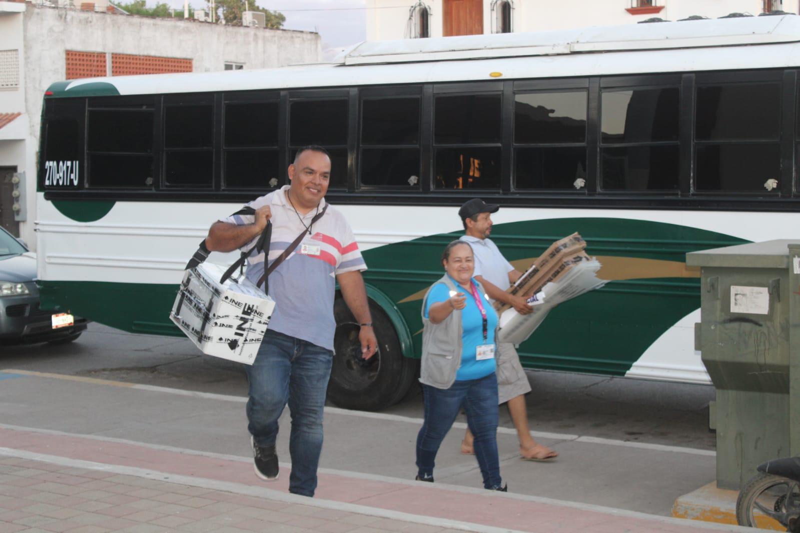 $!Tras cierre de casillas en Rosario, inicia captación de paquetes para su traslado a Mazatlán