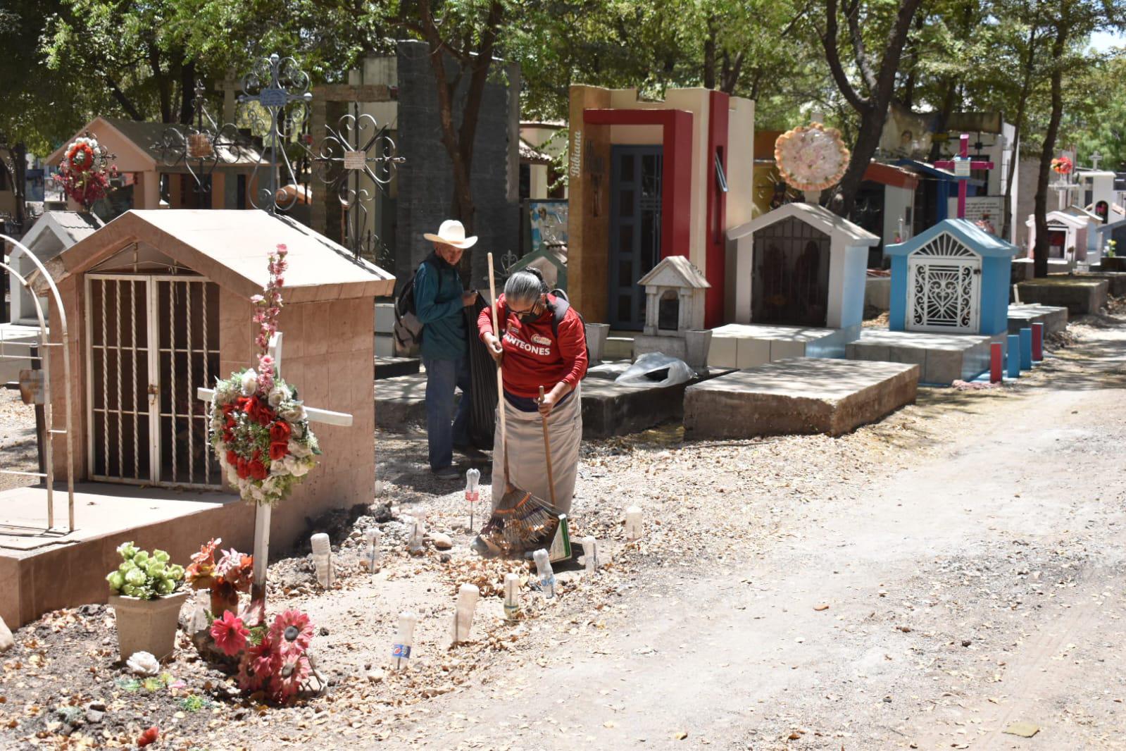 $!Alistan los panteones de Culiacán para el Día de las Madres