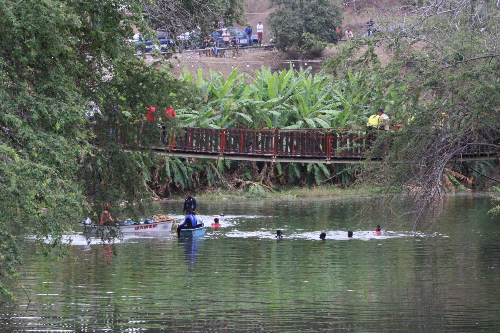 $!Buzos de la Marina y Policía Acuática reactivan búsqueda de Rodrigo en la Laguna del Iguanero