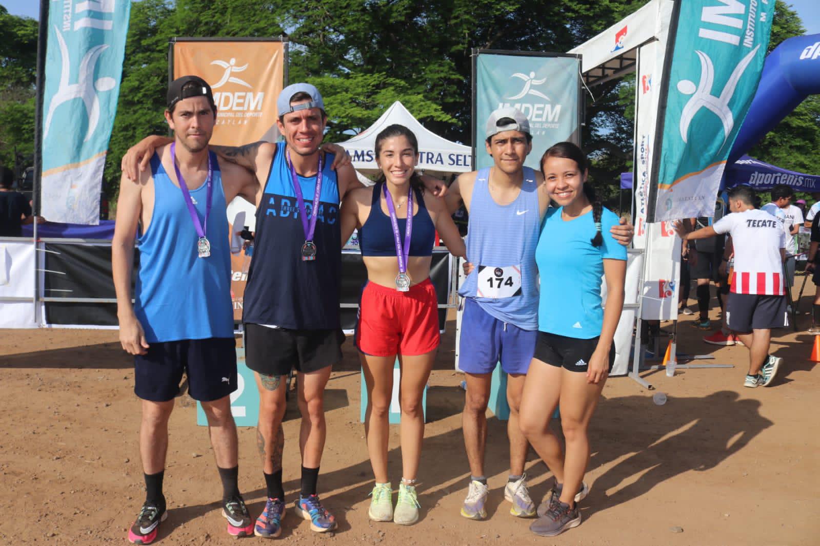 $!Ana Gabriela Solís y Juan de Dios Leyva ganan los 10K en pedestre Felices estar Vivos