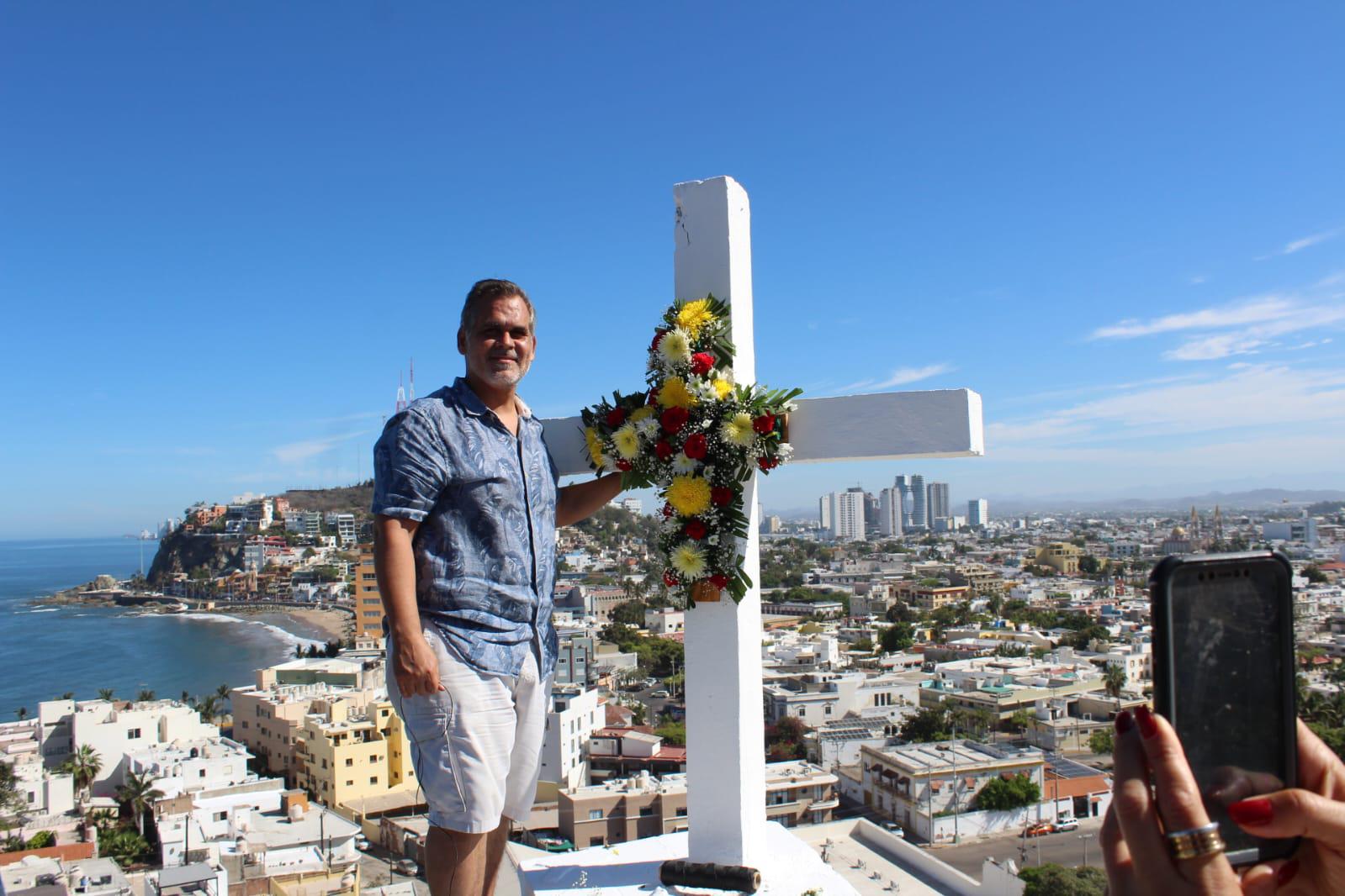 $!Por la paz y las tradiciones, festejan vecinos del Barrio de la Cruz a su Santa patrona