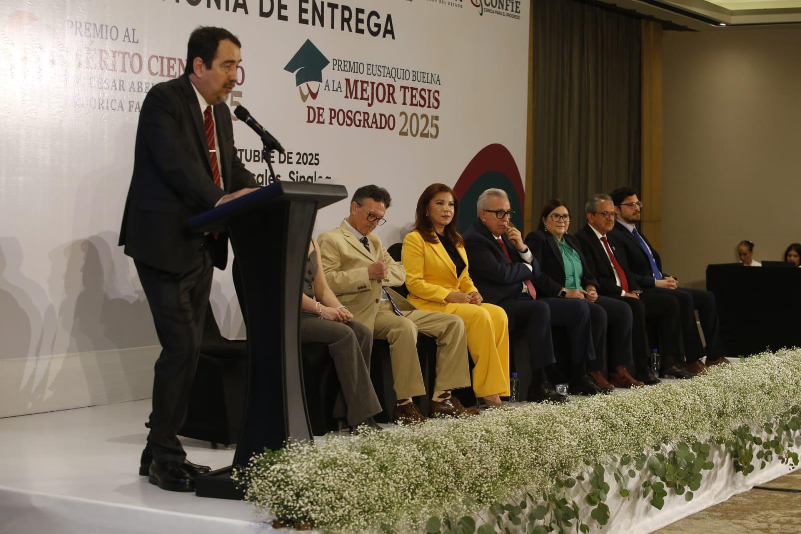 $!Reconocen a José Basilio Heredia con Premio al Mérito Científico ‘César Abelino Ordorica Falomir’