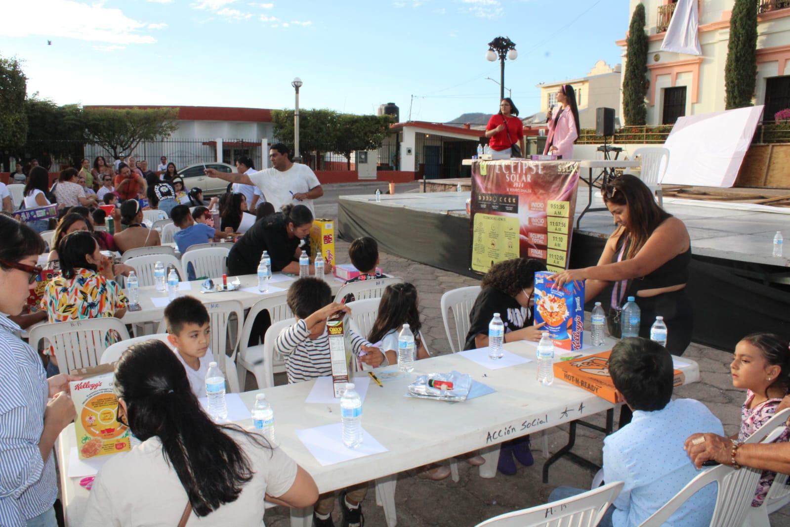 $!Divulgadora científica ofrece taller de creación de visor de eclipse a niños de Rosario