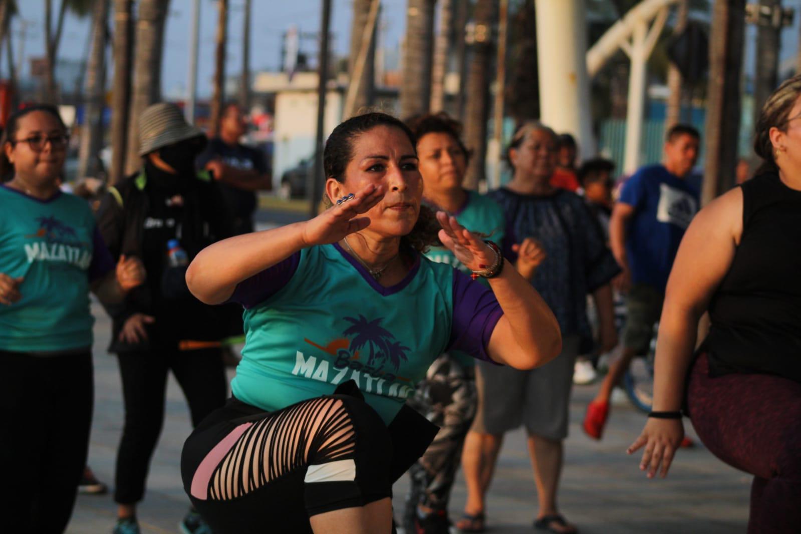 $!Los Chicos de Arranque ponen a bailar a Mazatlán con su masterclass