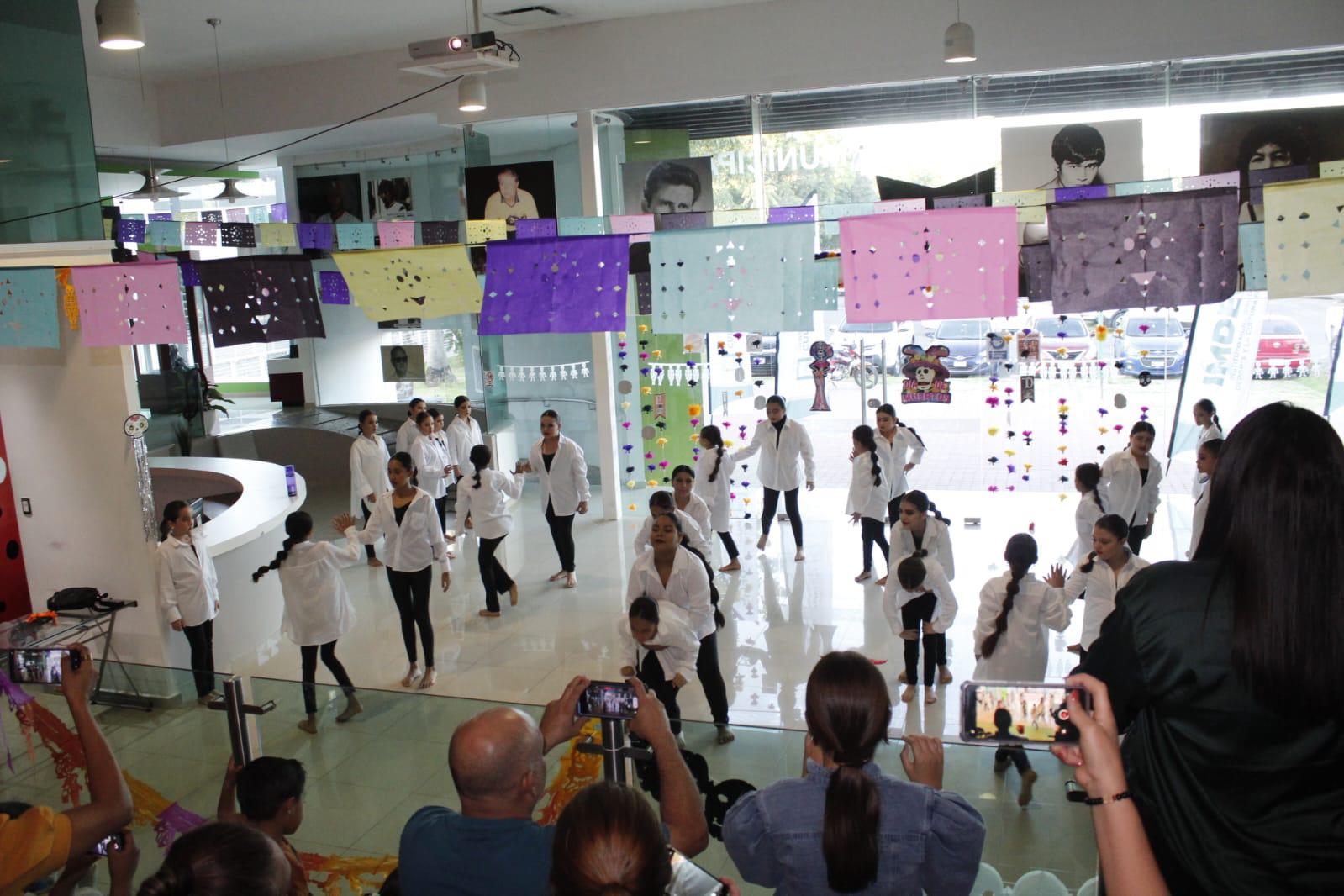 $!Presentan Altar de Muertos de los Inmortales del Salón de la Fama de Culiacán