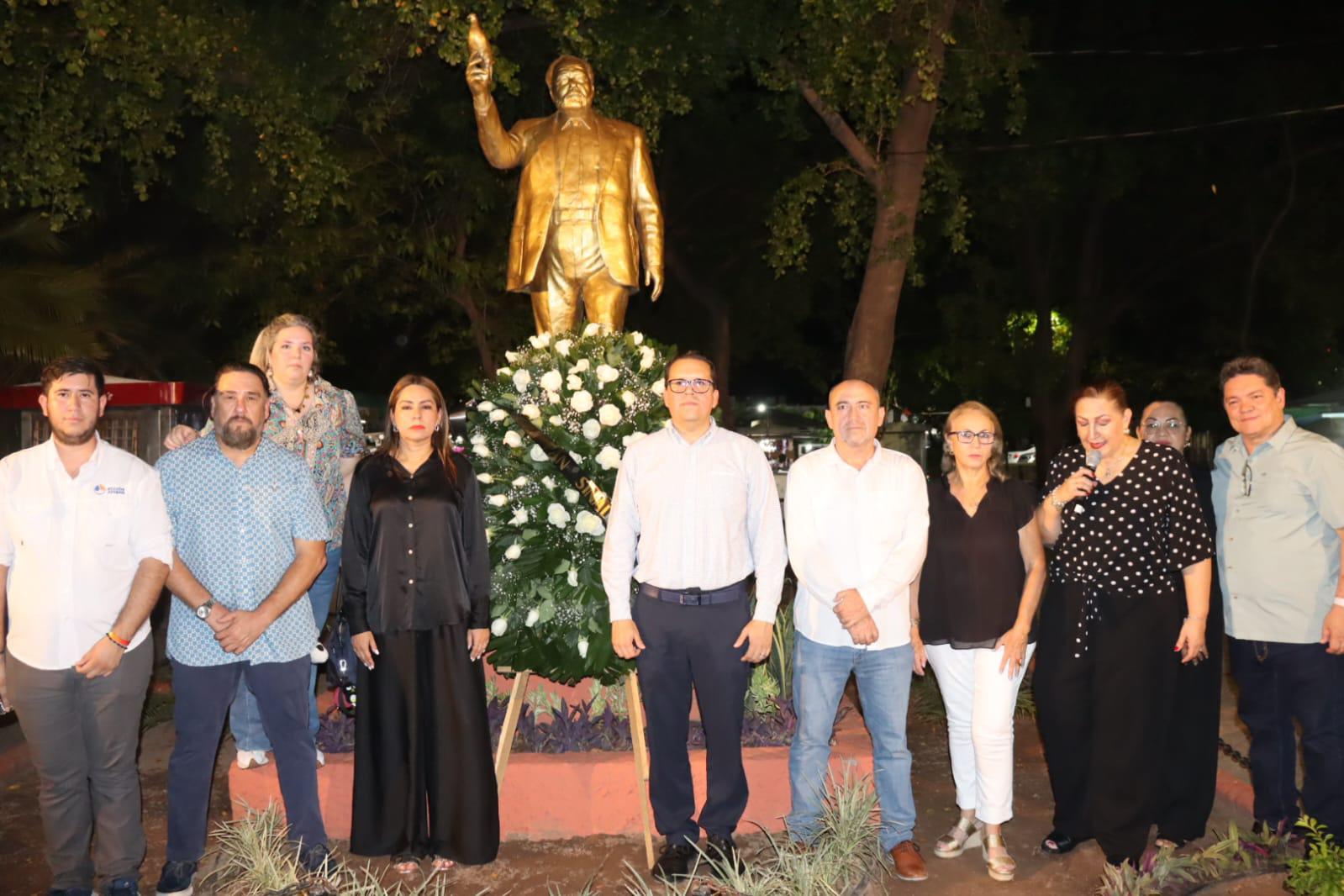 $!Conmemoran con misa la vida y obra de Manuel Clouthier, ‘El Maquío’, a 36 años sin él