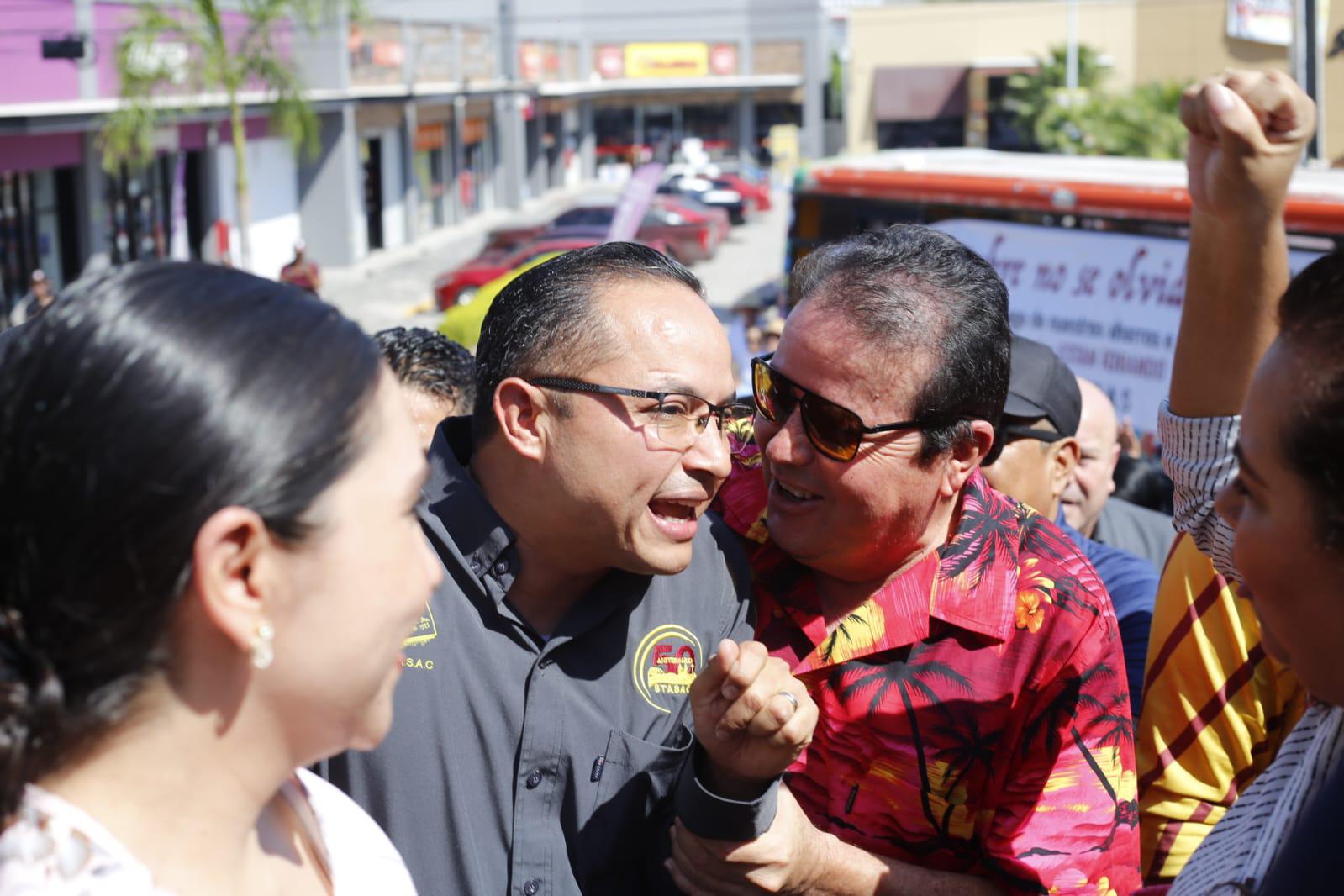 $!Trabajadores y jubilados del Stasac se enfrentan frente al sindicato
