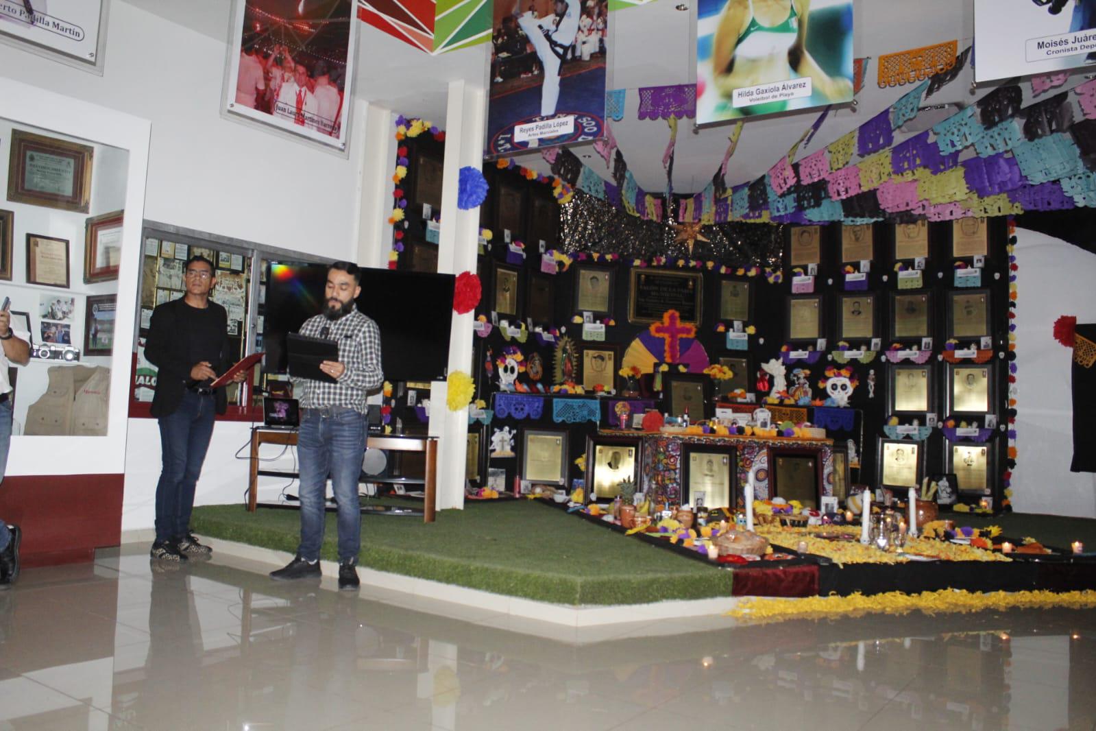 $!Presentan Altar de Muertos de los Inmortales del Salón de la Fama de Culiacán