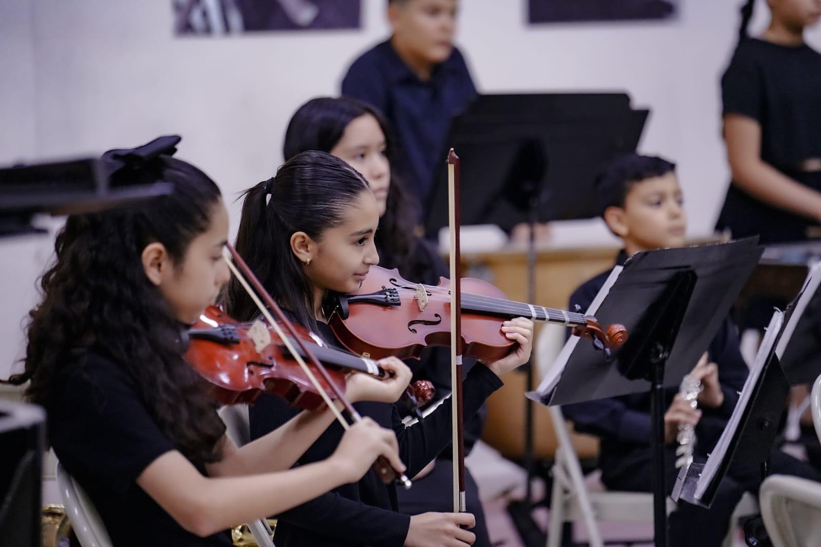 $!El repertorio incluyó temas icónicos de las sagas de Harry Potter, Piratas del Caribe, Avengers y un popurrí de clásicos animados de Disney.