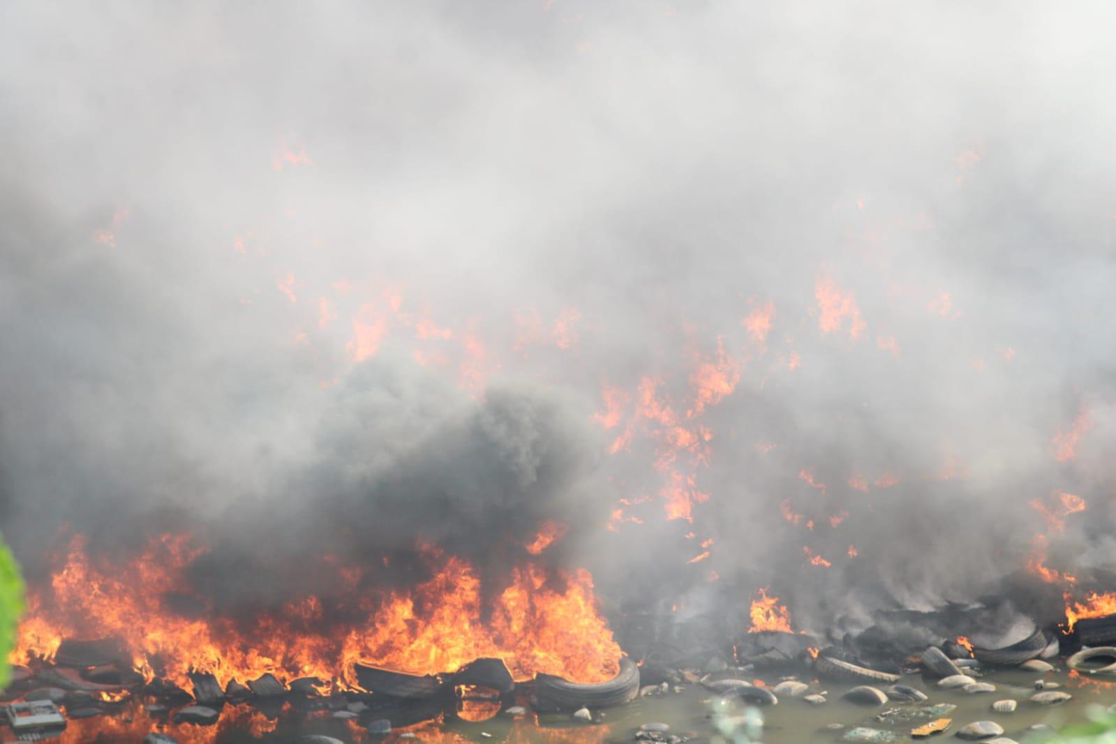 $!Se incendia relleno sanitario del Piggy Back, al sur de Culiacán