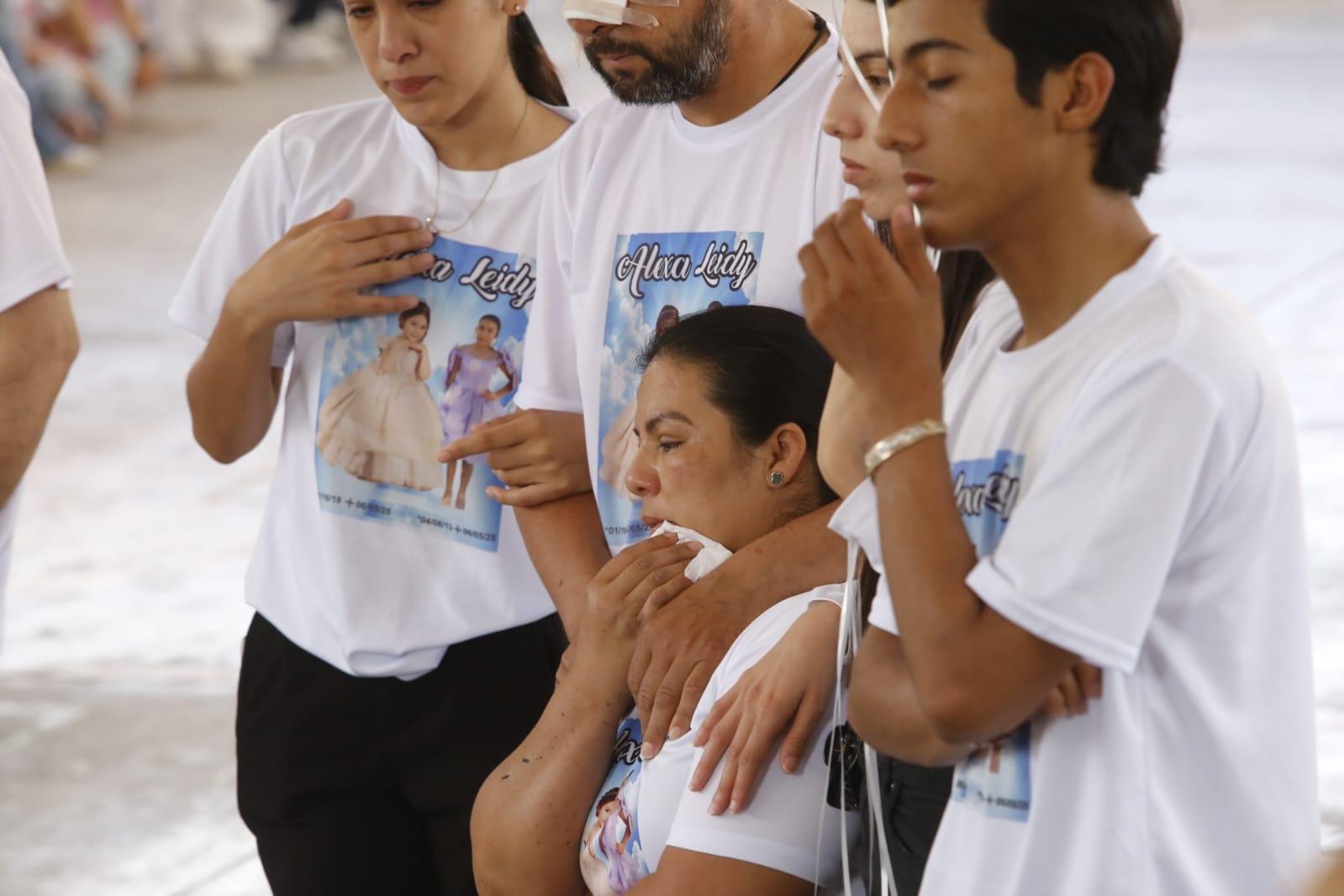 $!‘Yo no tendría que pedir justicia por una compañera’; en Culiacán, niños y niñas se manifiestan por el asesinato de Alexa y Leidy
