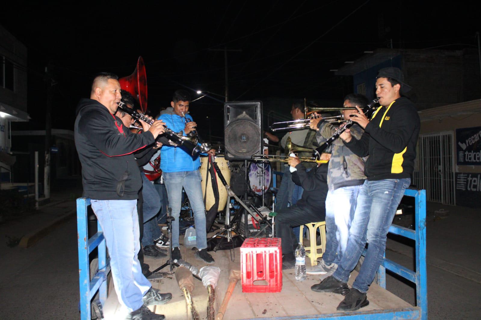 $!Fieles madrugan para celebrar al Señor San José en Agua Verde, Rosario