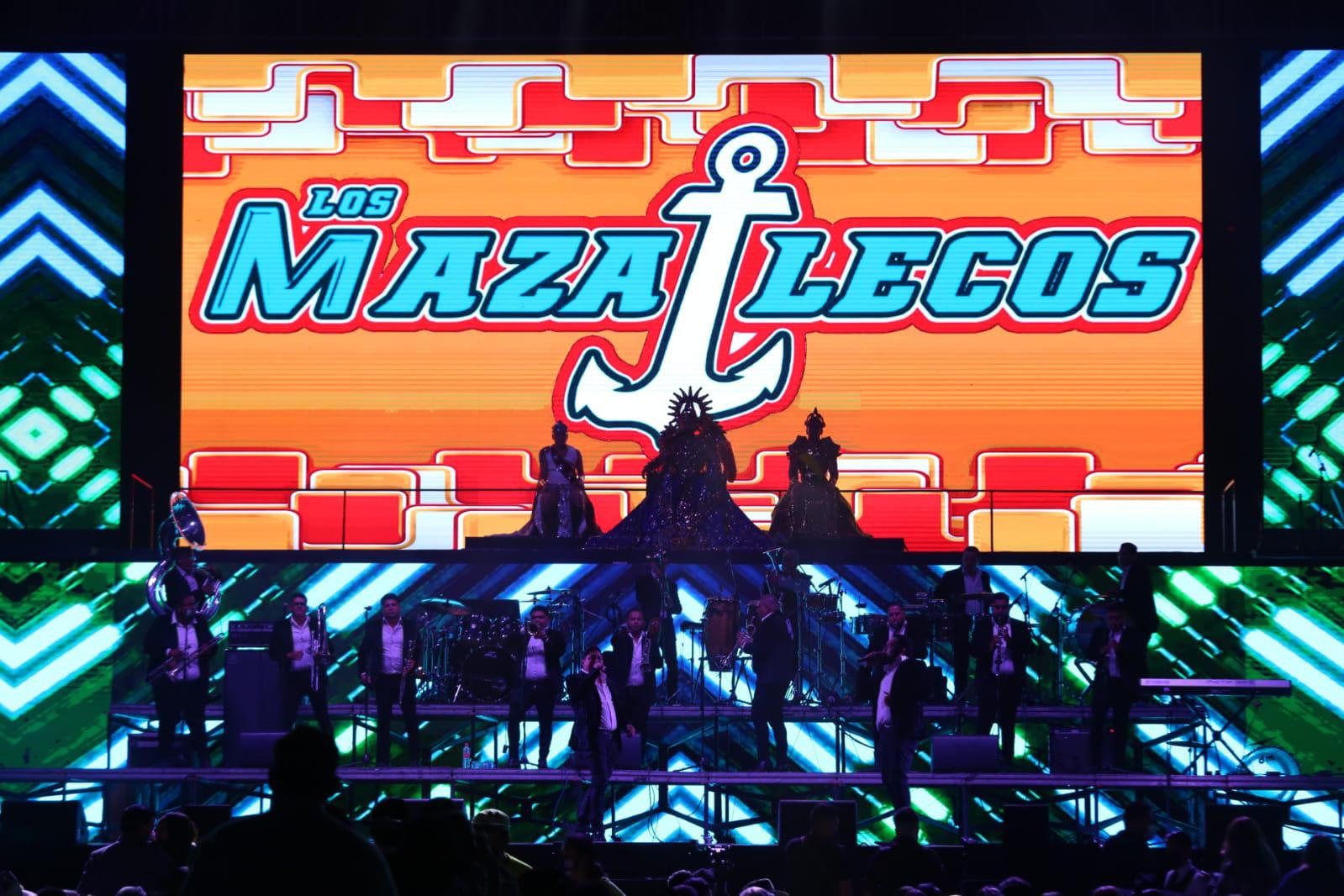 $!Coronan a Obed Ibarra como el Rey del Carnaval de Mazatlán 2022