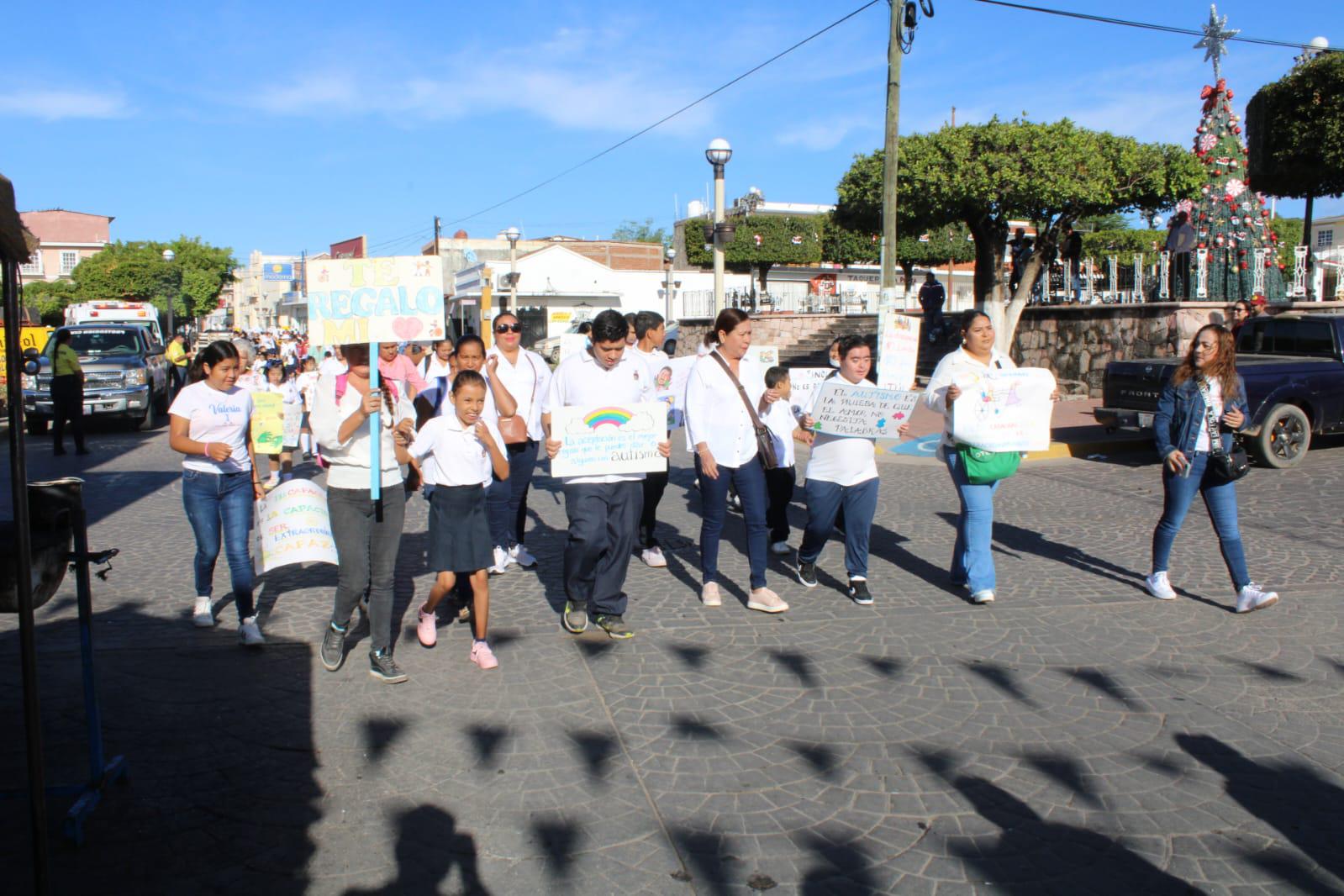 $!Desfilan en Rosario para promover la inclusión de personas con discapacidad