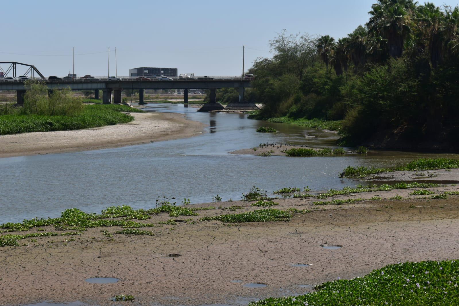 $!Comienzan a descender los niveles de agua del Río Culiacán