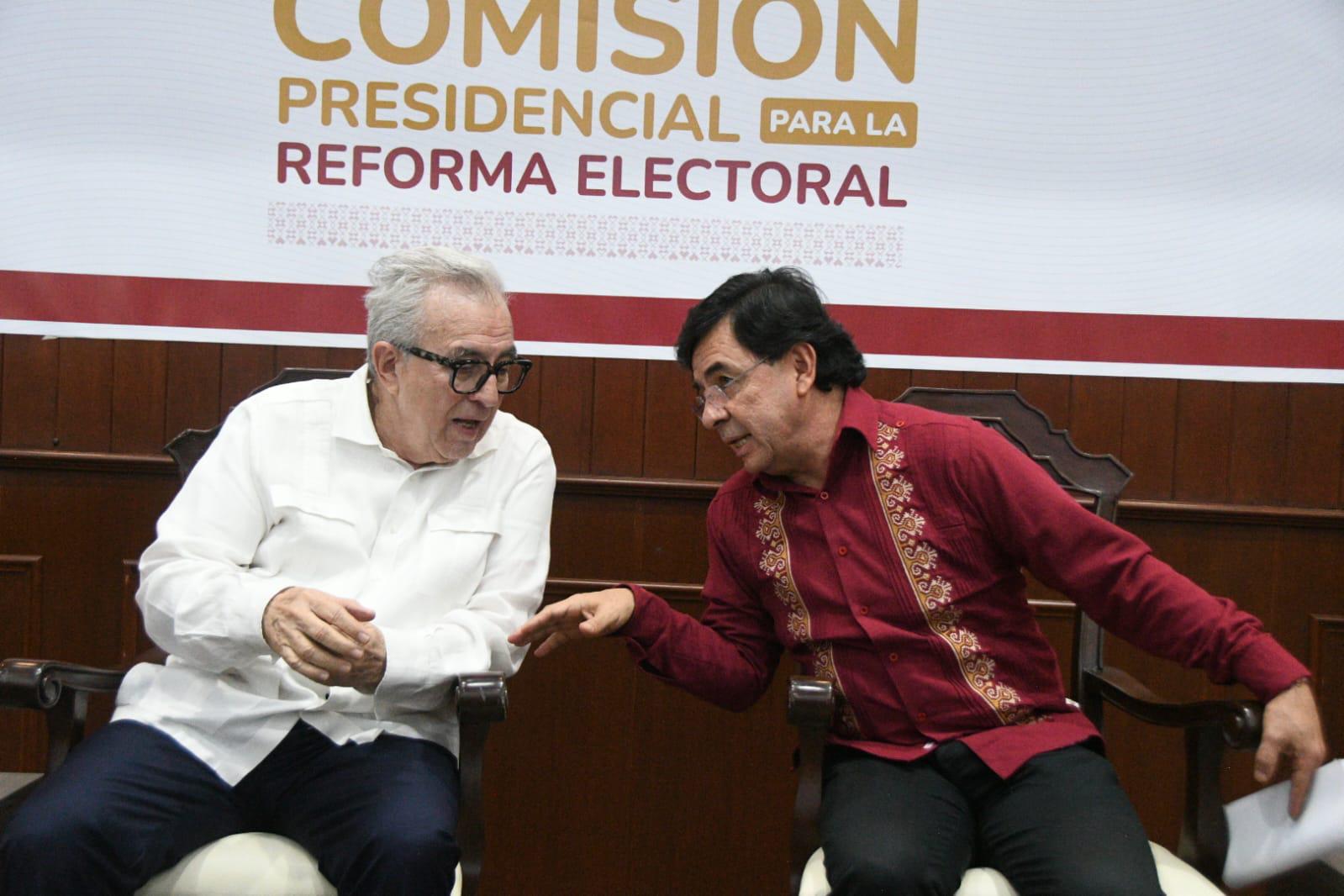 $!Se está fortaleciendo la vida democrática de México, esta democracia da resultados, señalan en foro