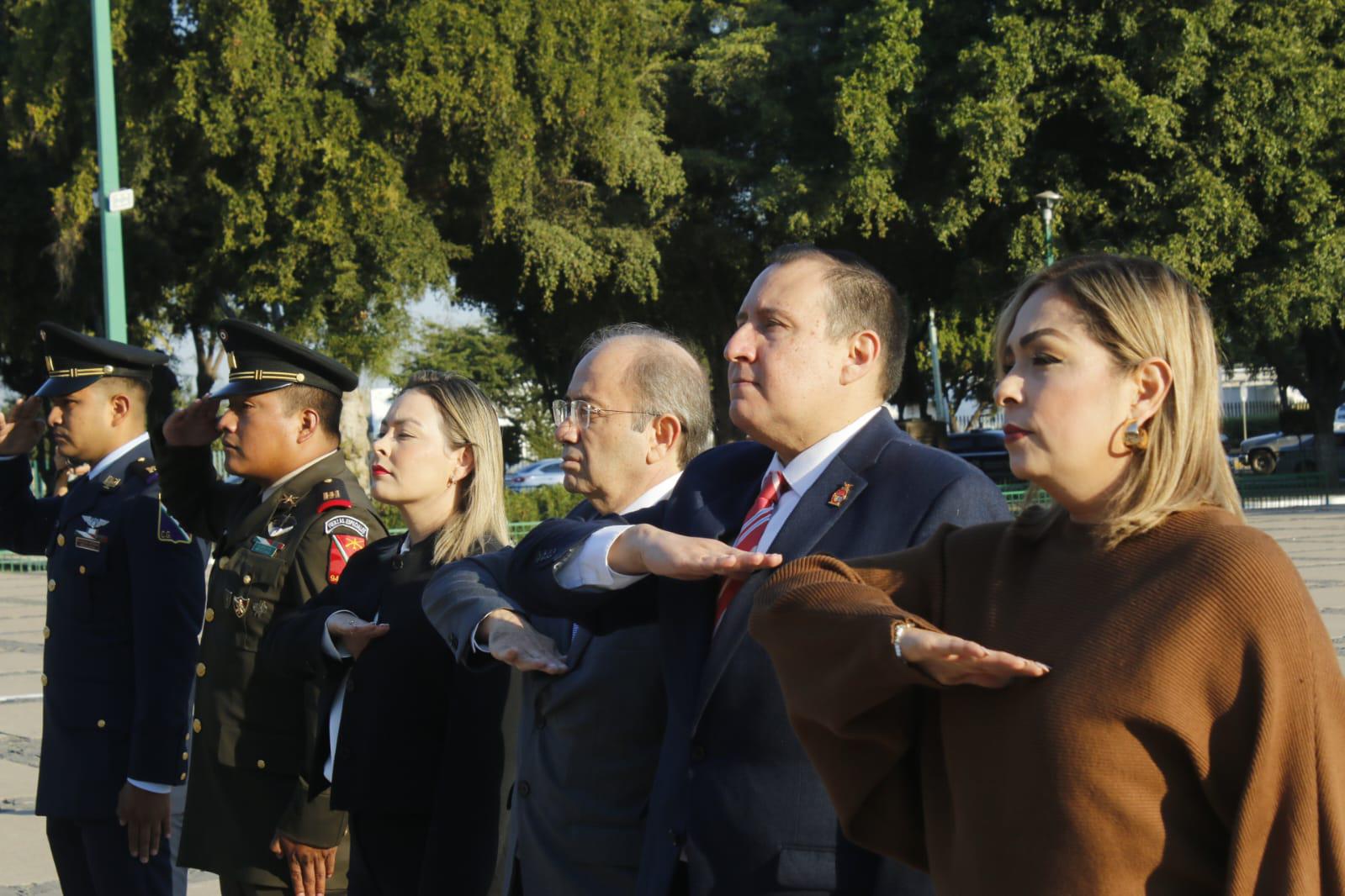 $!Gobierno de Sinaloa rinde homenaje a la Fuerza Aérea Mexicana