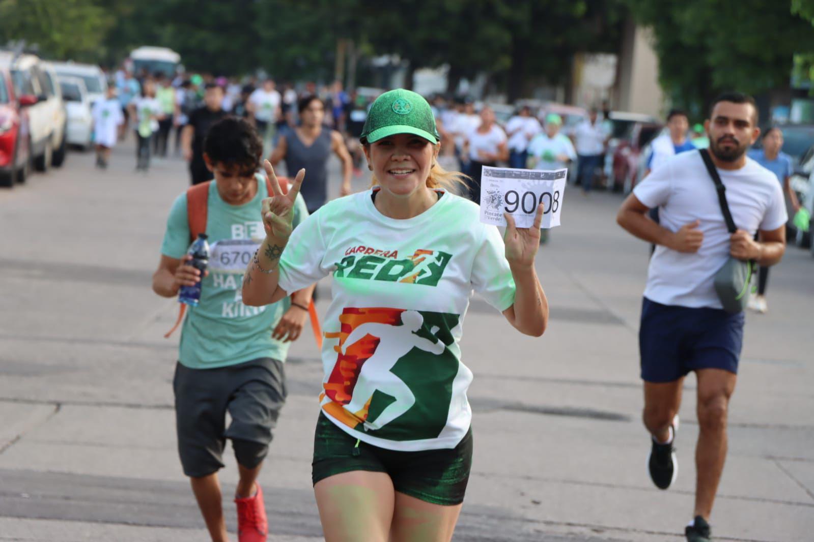 $!Carrera Píntate de Verde reúne a cerca de 20 mil personas en Sinaloa