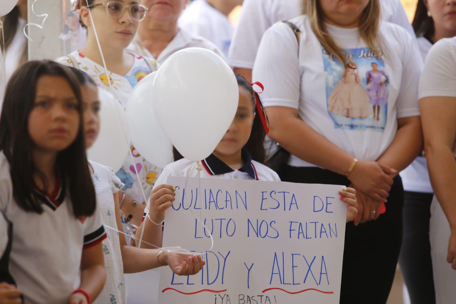 $!‘Yo no tendría que pedir justicia por una compañera’; en Culiacán, niños y niñas se manifiestan por el asesinato de Alexa y Leidy