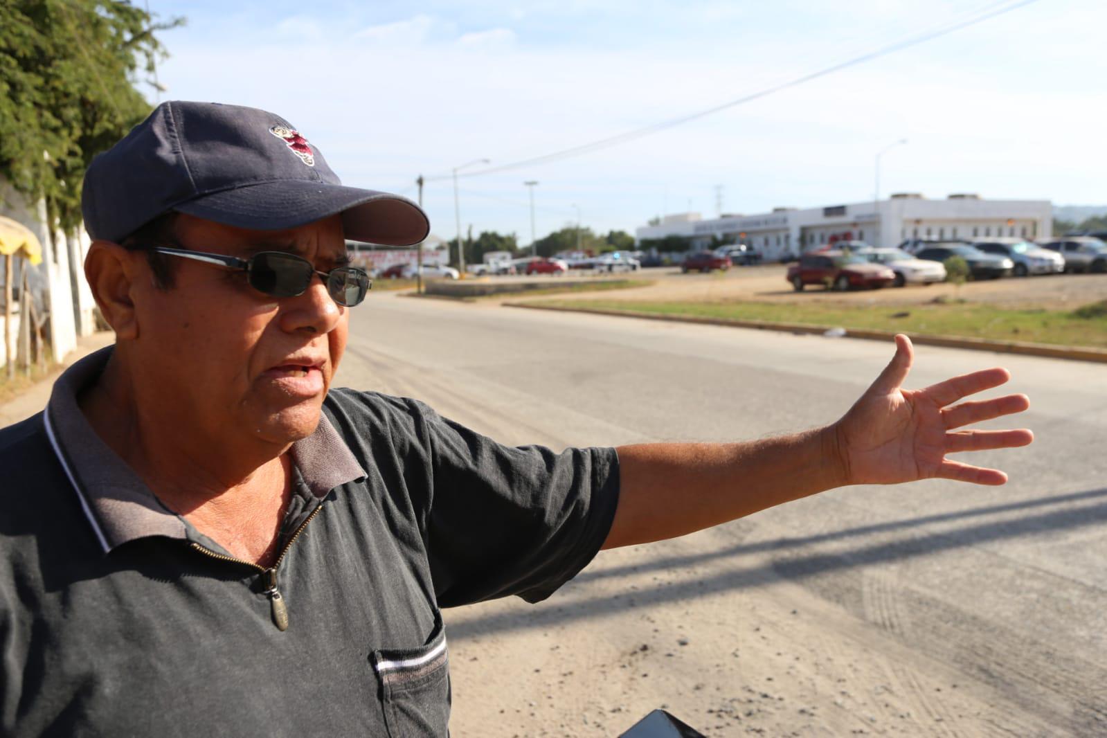 $!Vecino de Huertos Familiares urge atención de autoridades, pues patrullas pasan a alta velocidad y peligran niños