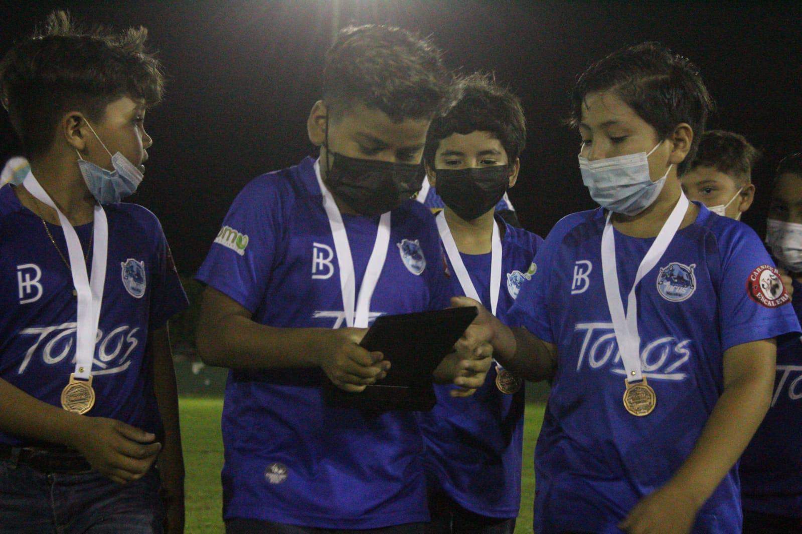 $!Liga Imdem de Futbol baja su telón con ceremonia de premiación